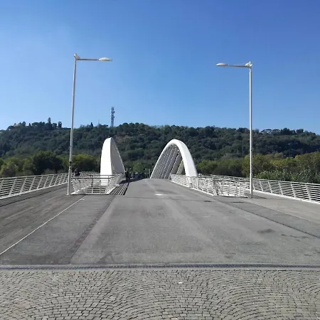 罗马套房住宿加自行车旅馆 *